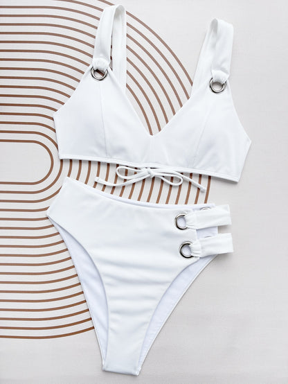 Traje de baño de bikini de color sólido con rayas hundidas pequeñas divididas