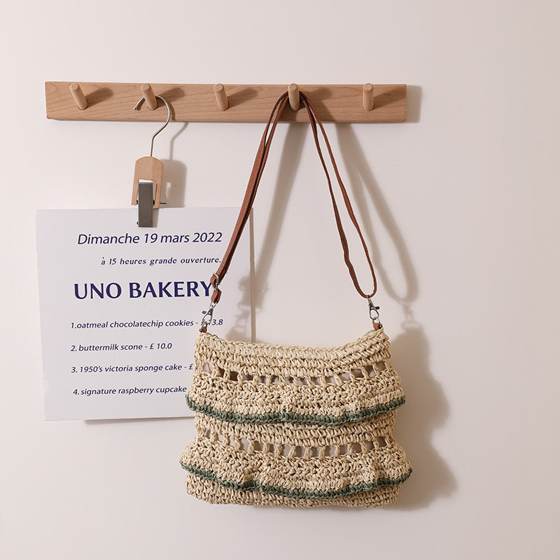 Sac à bandoulière en paille et dentelle, sac à volants en paille de couleur estivale, sac tissé, sac de vacances à la plage et au bord de la mer 