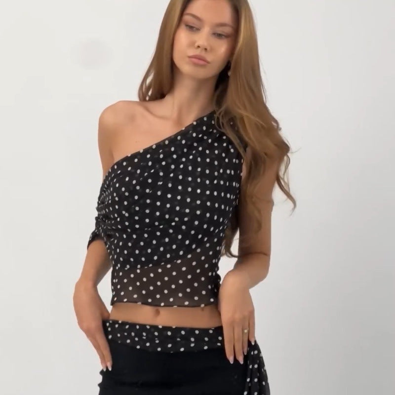 Haut asymétrique sexy à pois en mousseline transparente à col diagonal pour femme