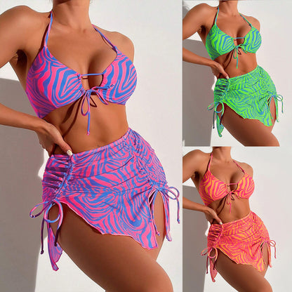 Traje de baño para mujer, bikini de tres piezas con estampado de rayas y abertura.