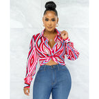 Chemise à boutons torsadés imprimée à motifs géométriques pour femme
