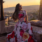 Robe à manches courtes imprimée en 3D avec broderies de perles et imprimé rose printanier