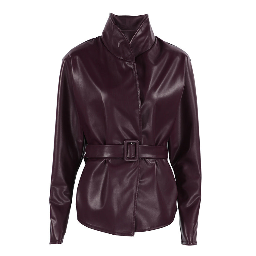 Abrigo de cuero retro rojo vino para otoño e invierno para mujer, chaqueta de cuero ajustada con cuello alto y manga larga, con cinturón y figura favorecedora.