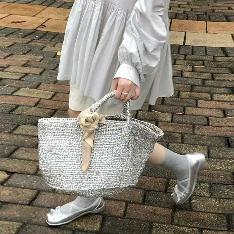 Bolso de paja portátil plateado con diseño de metal, de gran capacidad, ideal para llevar a mano o en la playa. 