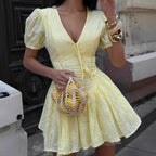 Vestido amarillo de algodón puro de verano con cintura recortada y encaje, vestido corto sexy bordado