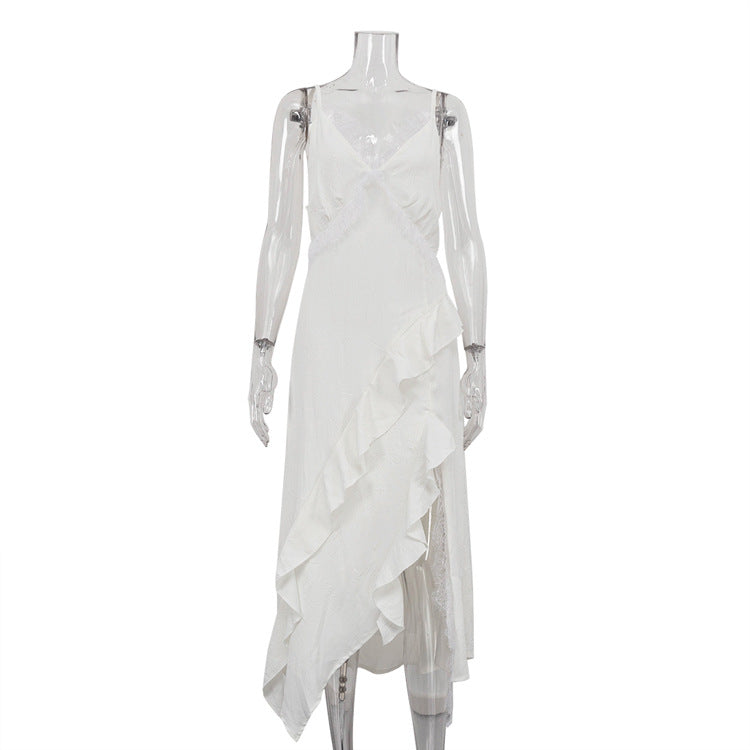 Robe sexy dos nu à ourlet asymétrique et coupe irrégulière, style français, ornée de dentelle et sans manches.