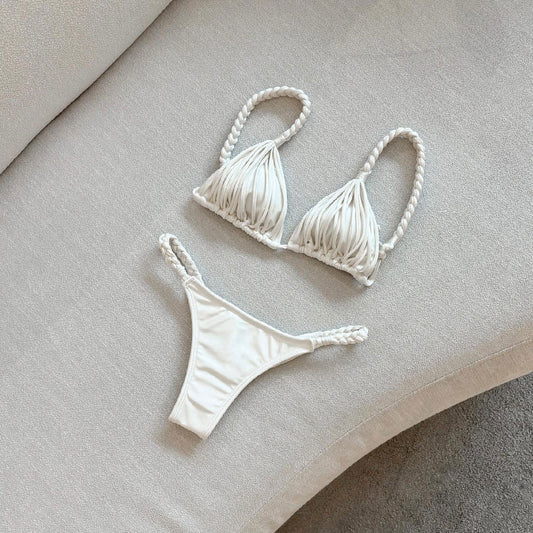 Bikini de cintura baja con tres puntos y cuerda trenzada, traje de baño dividido blanco puro para mujer