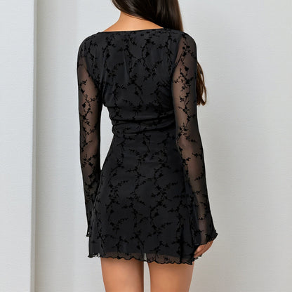 Robe d'automne sexy à manches longues et taille cintrée et col pêche