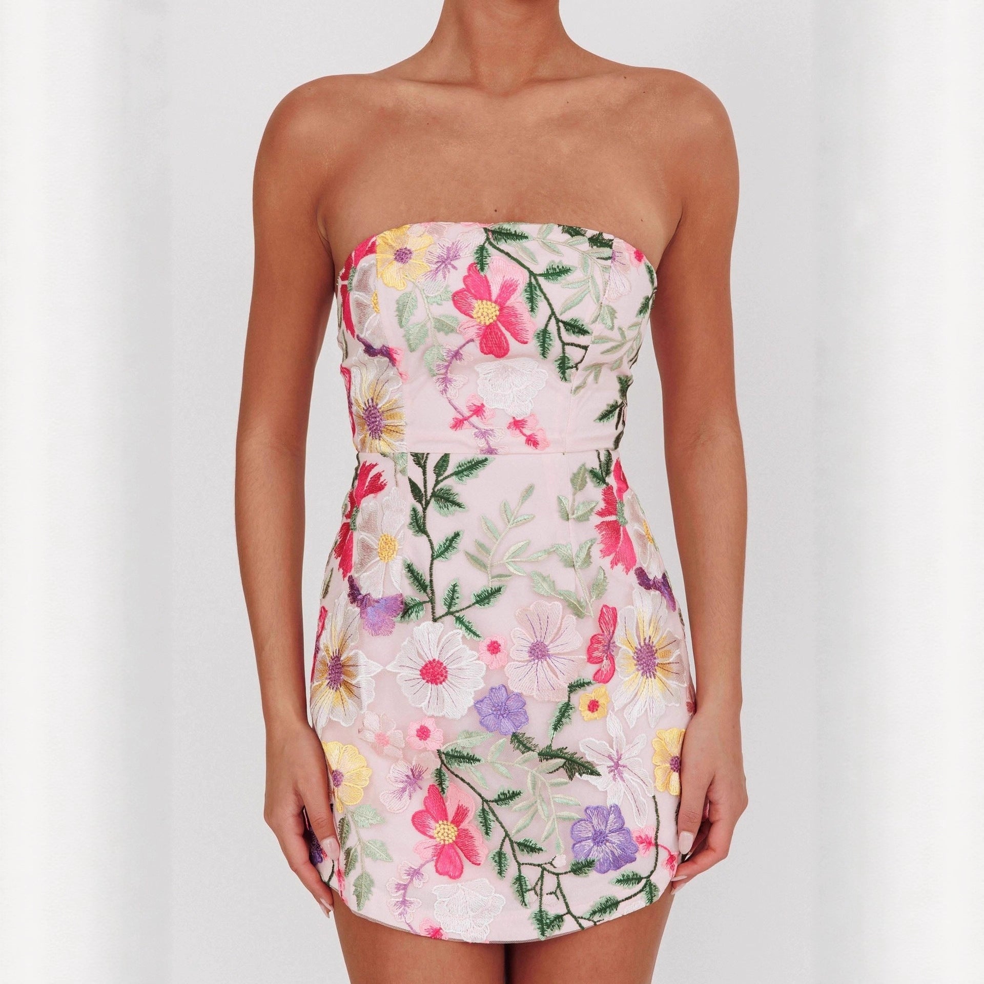 Vestido Bandeau corto ajustado con tirantes y estampado floral para mujer
