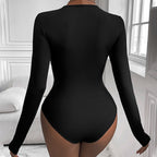 Mono negro de cuello redondo torcido para mujer