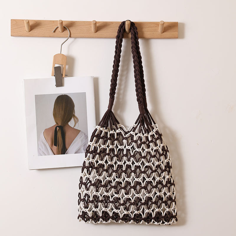 Sac de plage d'été en paille tressée avec lacets, idéal pour les vacances à la plage. 