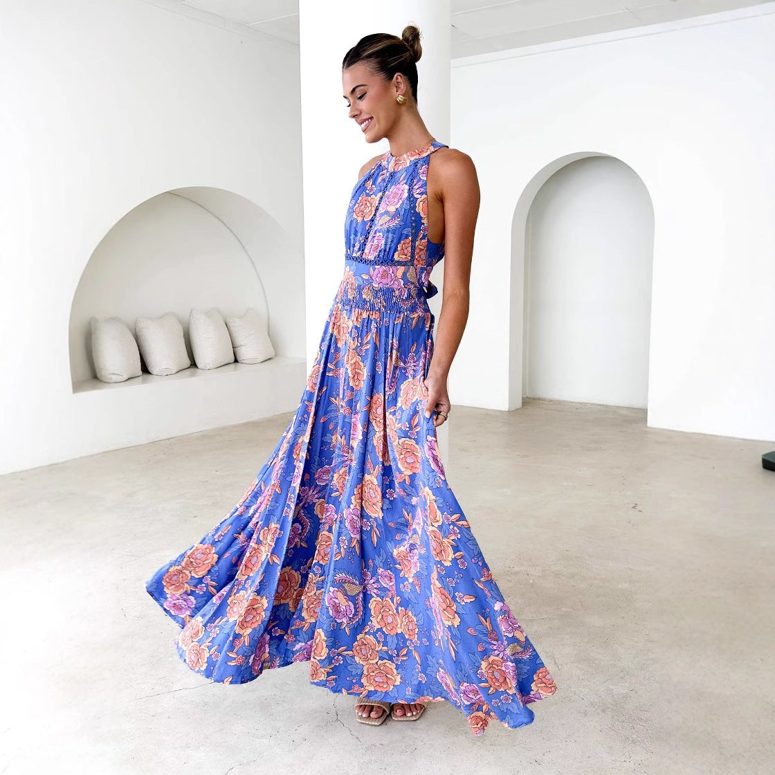 Vestido playero bohemio con cuello halter, estampado floral, cintura alta y espalda descubierta para mujer