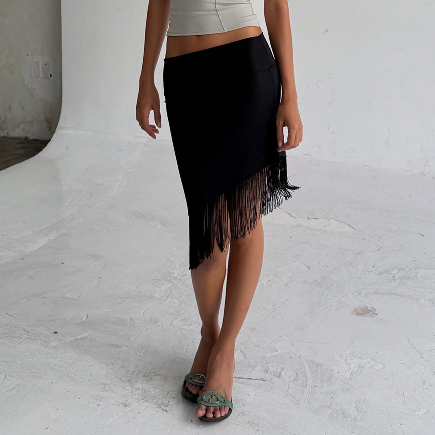 Elegant Sexy Woman Tassel Irregular Asymmetric Low Waist Skirt Retro Street Sexy Hip Mid Skirt LingSharp