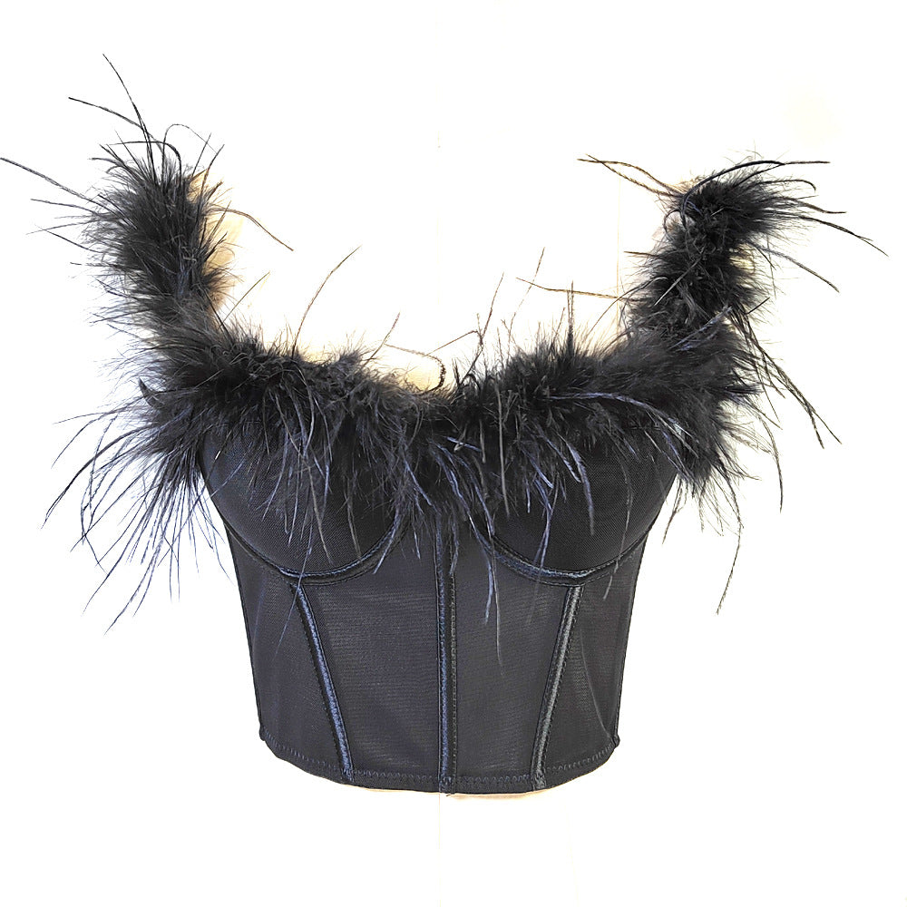 Diffusion en direct : Corset bustier en fourrure d'autruche de haute qualité, coupe ajustée, dos nu, baleines de plumes, effet seconde peau.