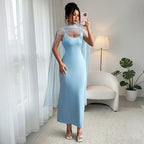 Vestido camisero elegante y ajustado con pañuelo de seda para mujer