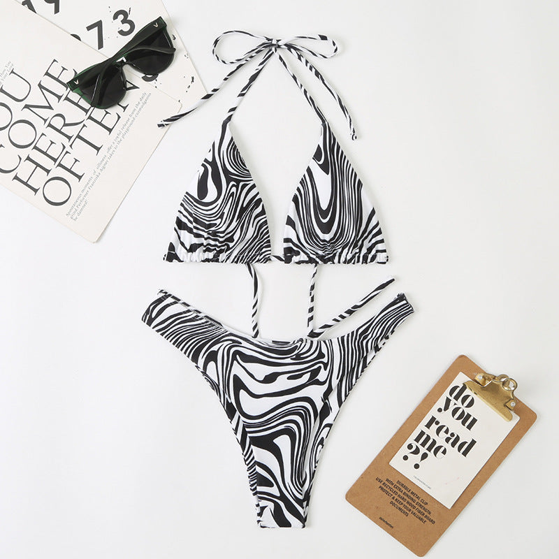 Traje de baño de bikini dividido con cordones y estampado digital multicolor para mujer