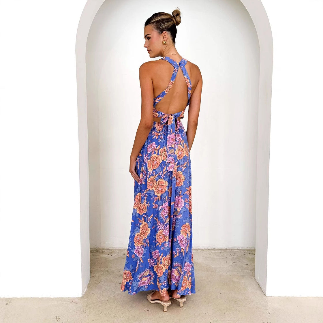 Vestido playero bohemio con cuello halter, estampado floral, cintura alta y espalda descubierta para mujer