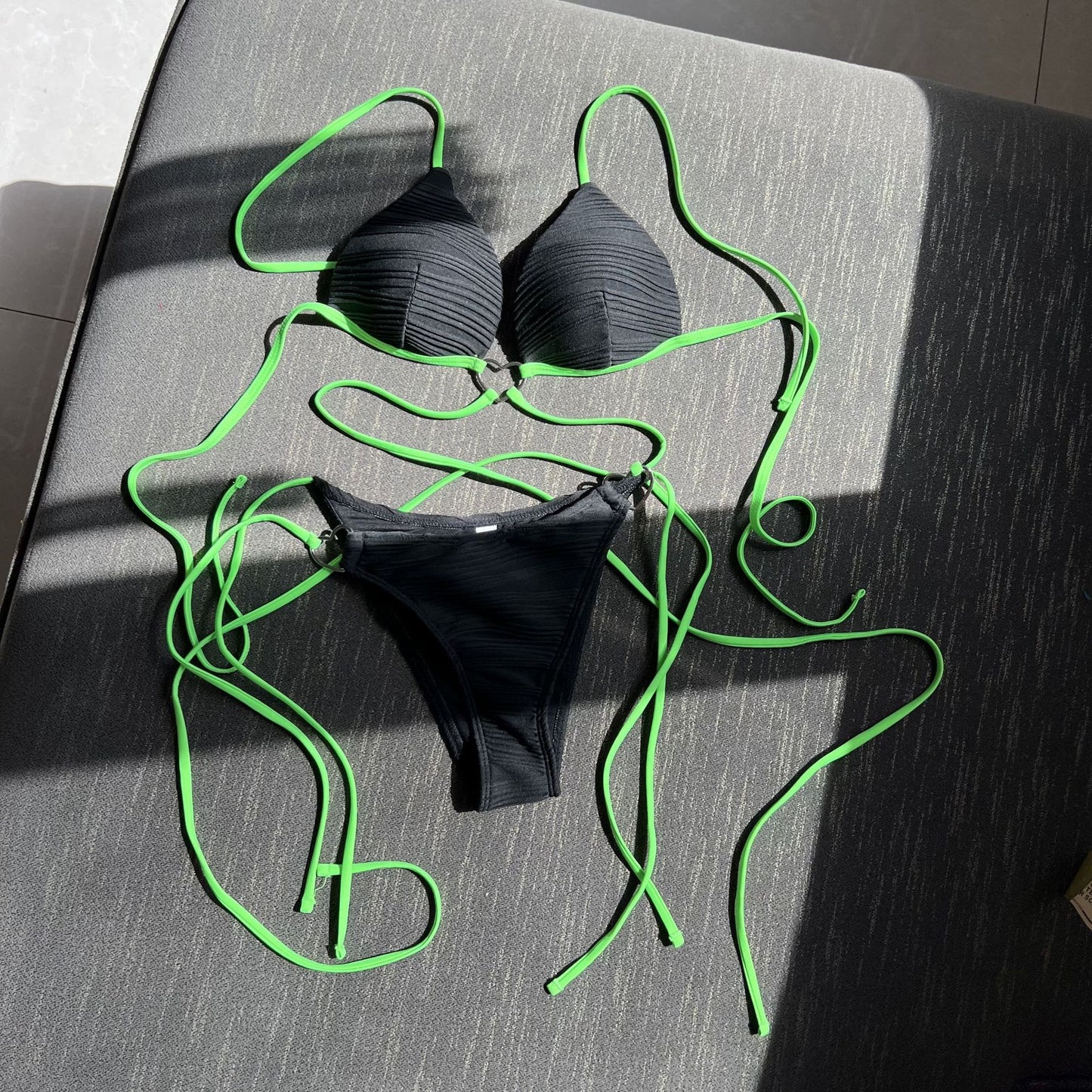 Traje de baño de bikini con copas duras y tirantes con cordón sexy Love