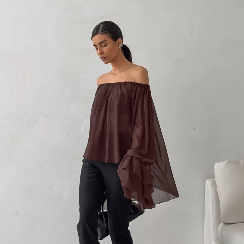 Haut ample et sexy à épaules dénudées, style rétro automne-hiver, en mousseline marron, col bateau, élégant et sexy. Chemise à volants.