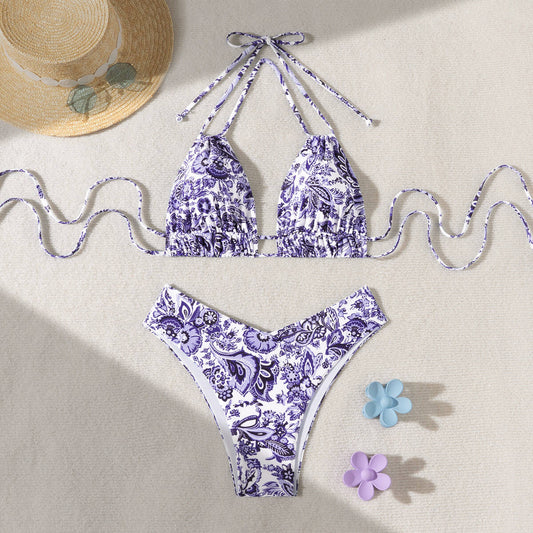 Bikini sexy con parte superior tipo V y cordones ajustables de color liso