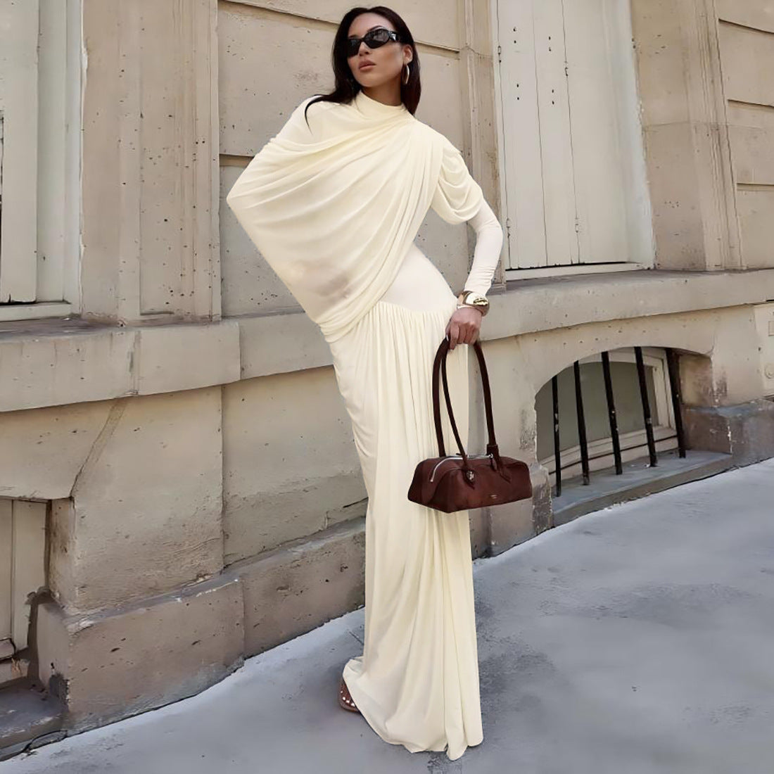 Robe élégante et cintrée à manches longues plissées, col rond, taille cintrée et couleur unie, idéale pour l'automne et l'hiver.