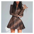 Vestido plisado de manga larga ajustado con cremallera de cuero sintético para mujer