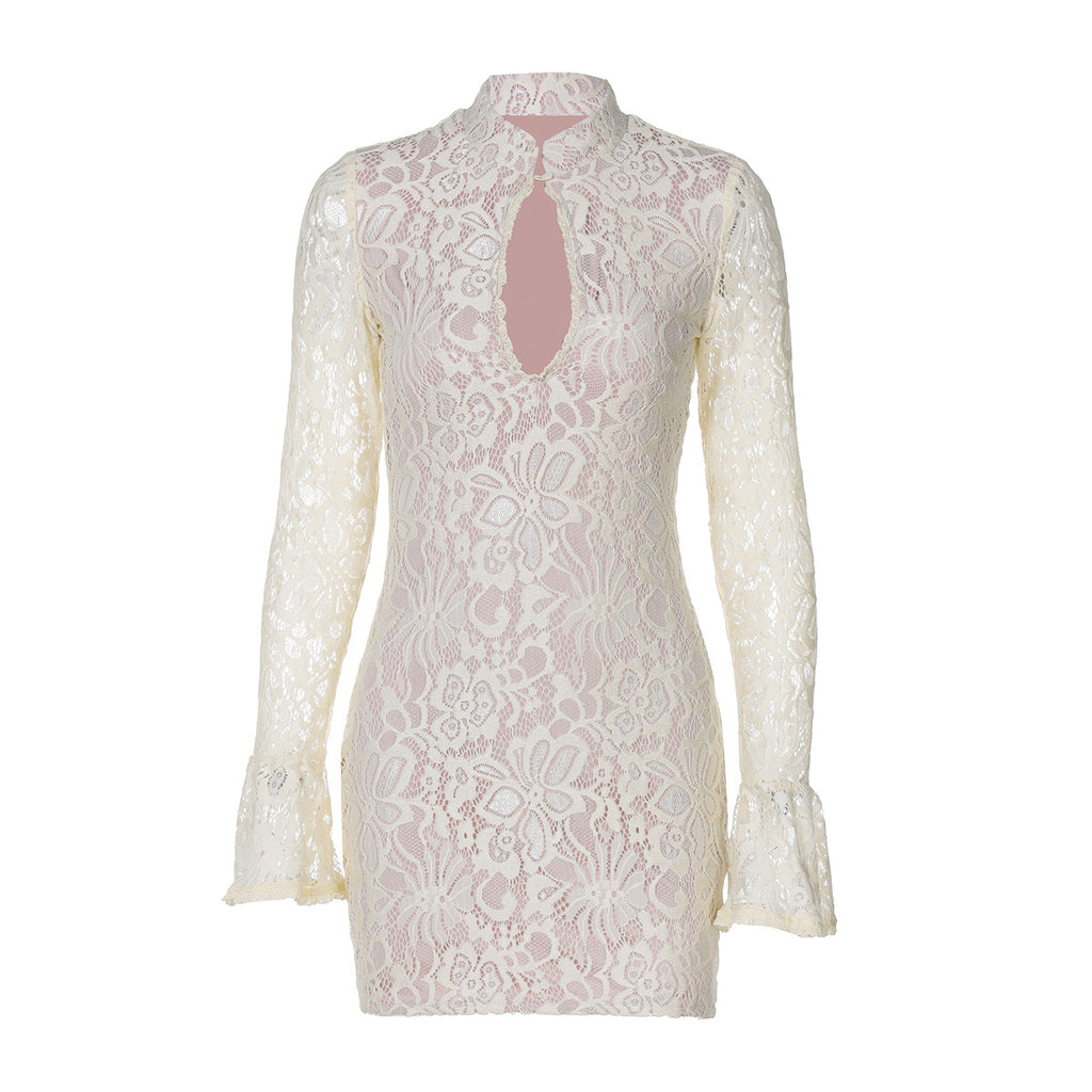 Robe d'hiver sexy en dentelle à manches évasées et découpes pour femmes