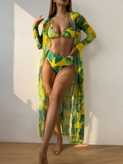 Traje de baño de bikini con estampado de tres piezas y chal de malla