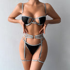 Ensemble de sous-vêtements sexy trois pièces en soie dorée et argentée avec coutures en similicuir pour femme