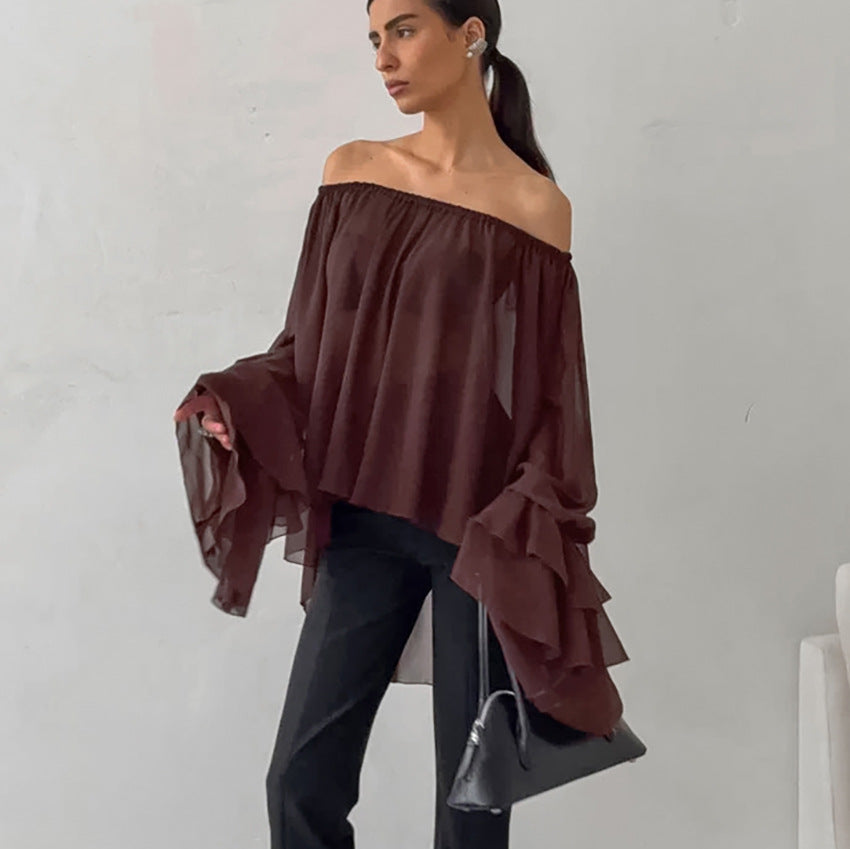 Haut ample et sexy à épaules dénudées, style rétro automne-hiver, en mousseline marron, col bateau, élégant et sexy. Chemise à volants.