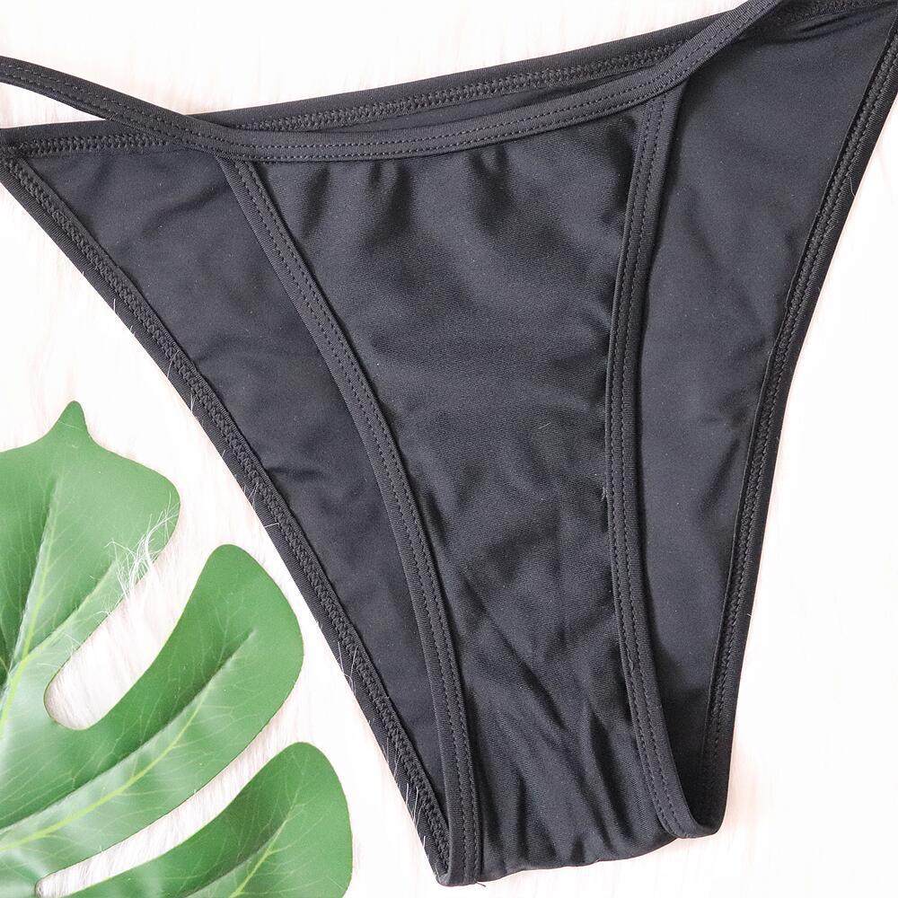 Nuevo bikini sexy con accesorios de metal, traje de baño ahuecado, top de tubo de color liso, traje de baño para mujer