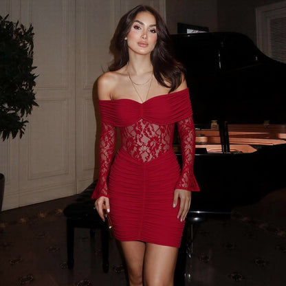 Robe courte sexy à manches tube, coutures en dentelle et volants transparents