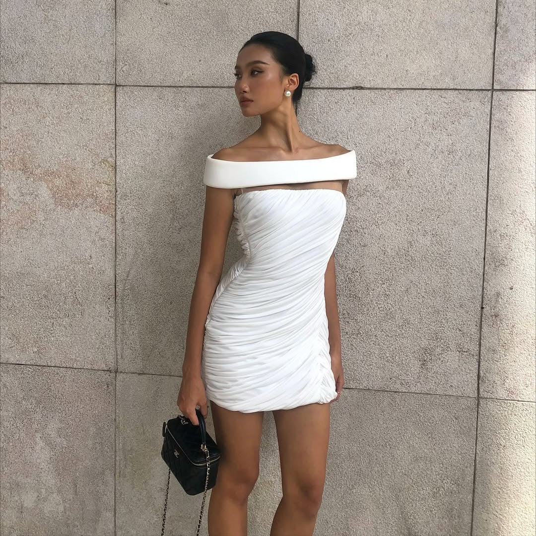 Off Shoulder White Ruffle Hip Short Dress High End Slim Fit Slimming Sexy Tube Top Dress Sight