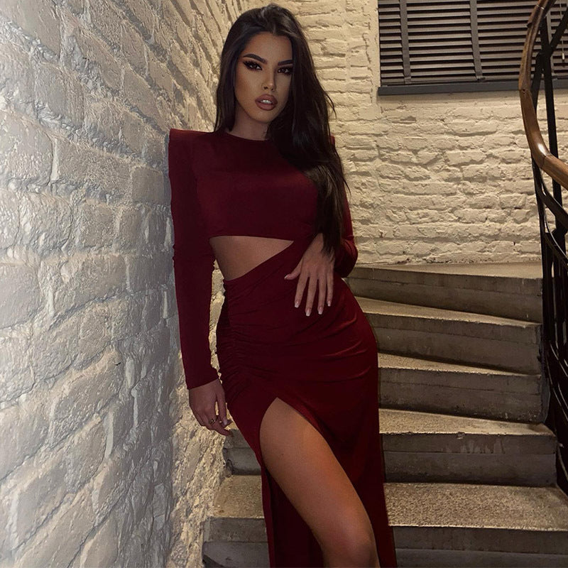 Elegante vestido ajustado rojo retro de manga larga con cuello redondo y aberturas para mujer