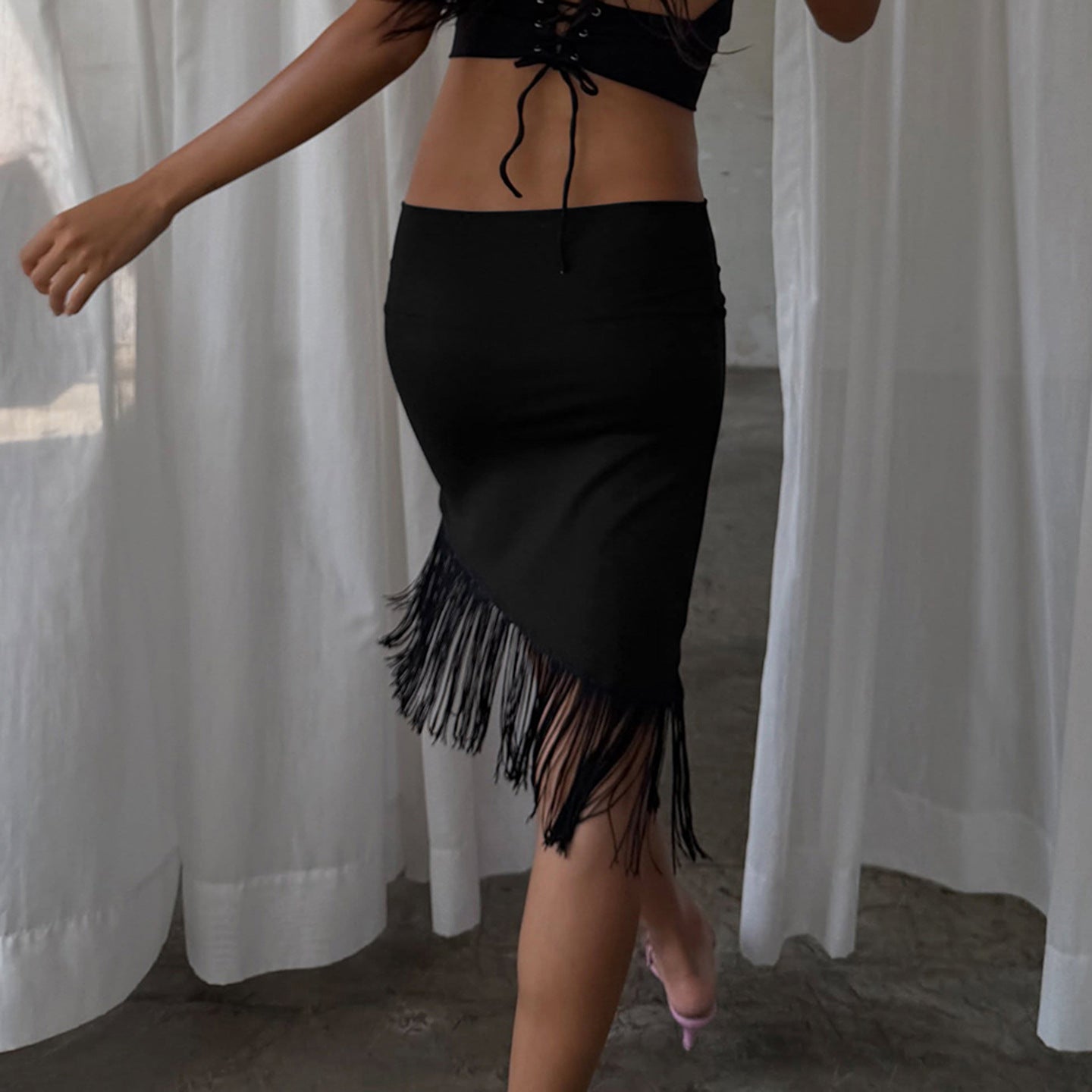 Elegant Sexy Woman Tassel Irregular Asymmetric Low Waist Skirt Retro Street Sexy Hip Mid Skirt LingSharp