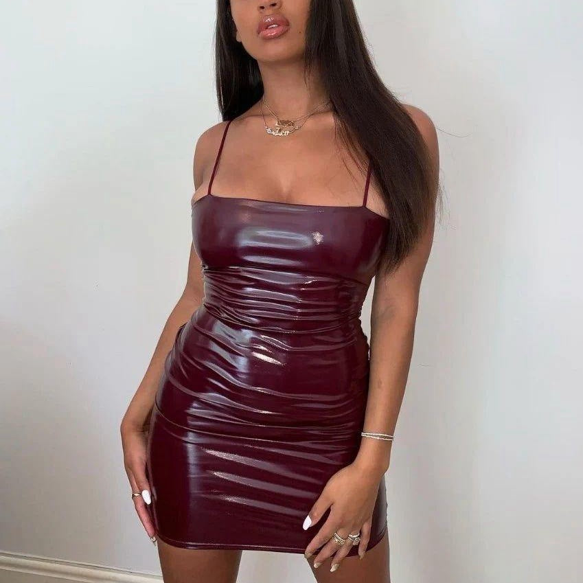 Vestido ajustado de piel sintética con cintura alta y tirantes finos para mujer