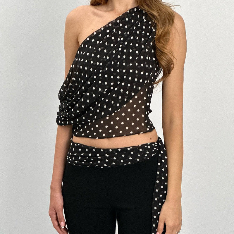 Haut asymétrique sexy à pois en mousseline transparente à col diagonal pour femme