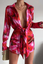 Vestido camisero de manga larga con botones y estampado digital para mujer.