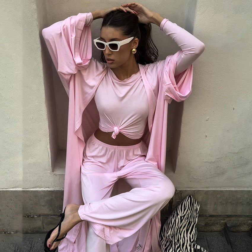 Pijama de verano de tres piezas de punto de color liso con parte superior y pantalones holgados y cómodos para usar en casa.