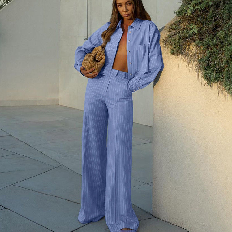 Conjunto de dos piezas formado por camisa corta, pantalón ancho y holgado, manga larga y cuello a rayas para mujer