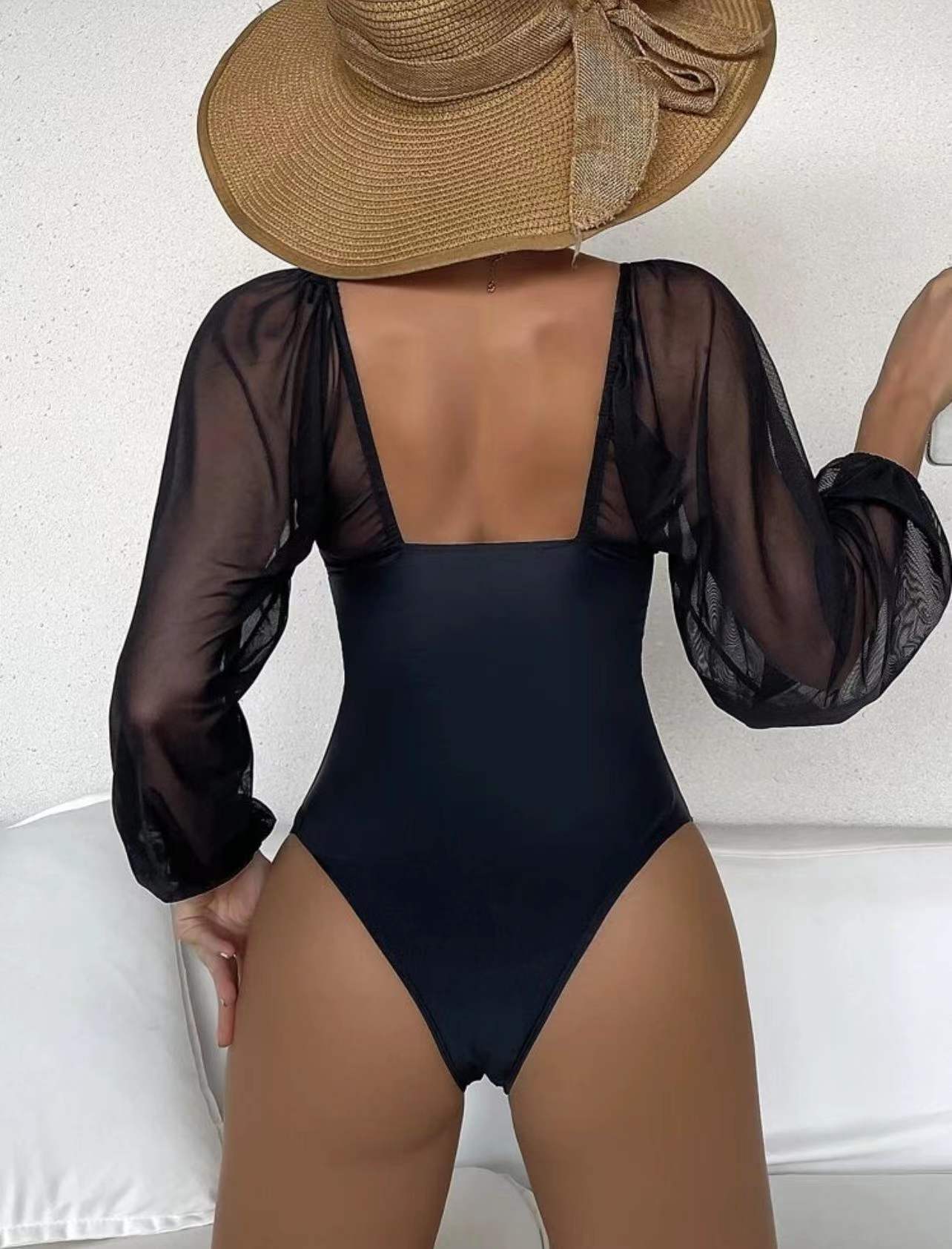Traje de baño de una pieza pequeño con mangas de bikini