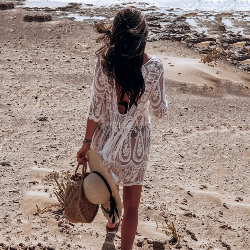 Blusa de bikini con cuello halter y encaje bordado para playa, ropa de protección solar para la playa