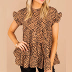 Camisa de mujer con estampado floral pequeño y manga corta con vuelo para mujer